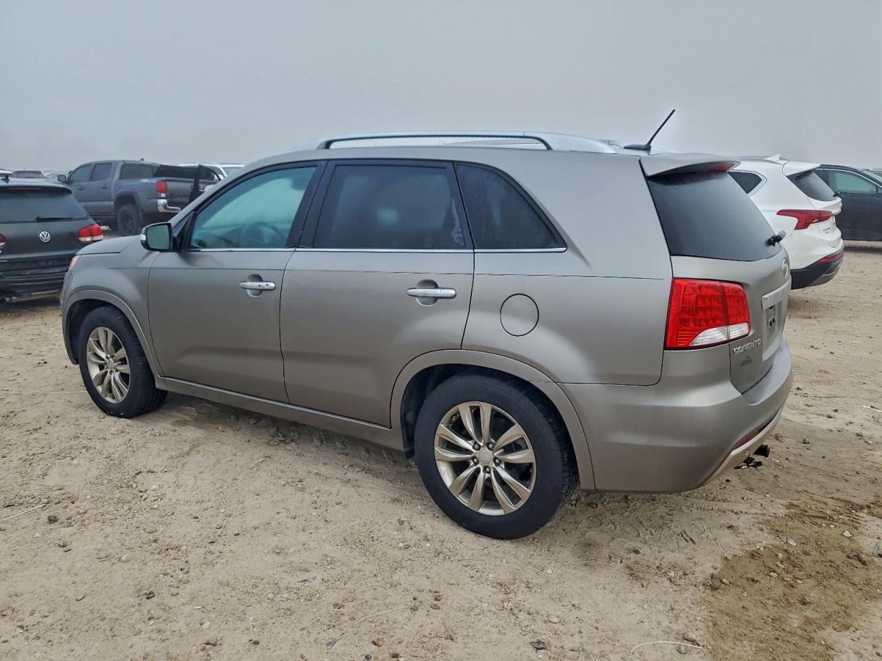 2011 KIA SORENTO SX photo 2