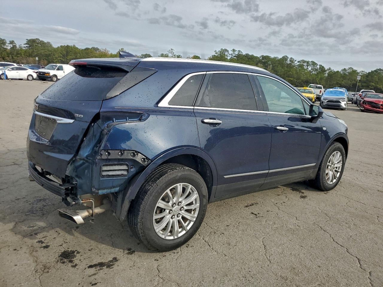 2017 CADILLAC XT5 photo 3