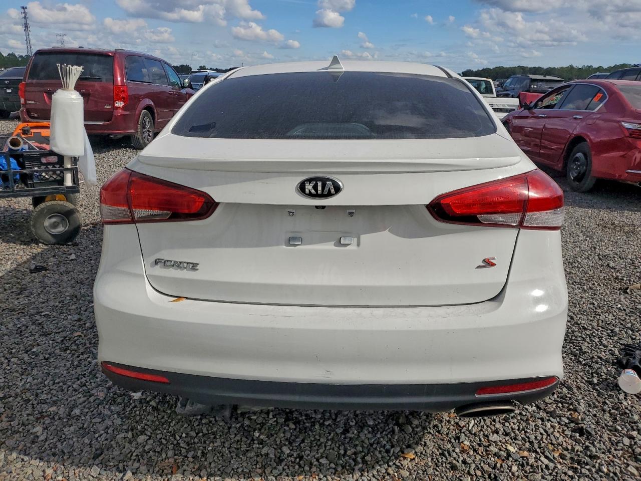 2017 KIA FORTE S photo 16