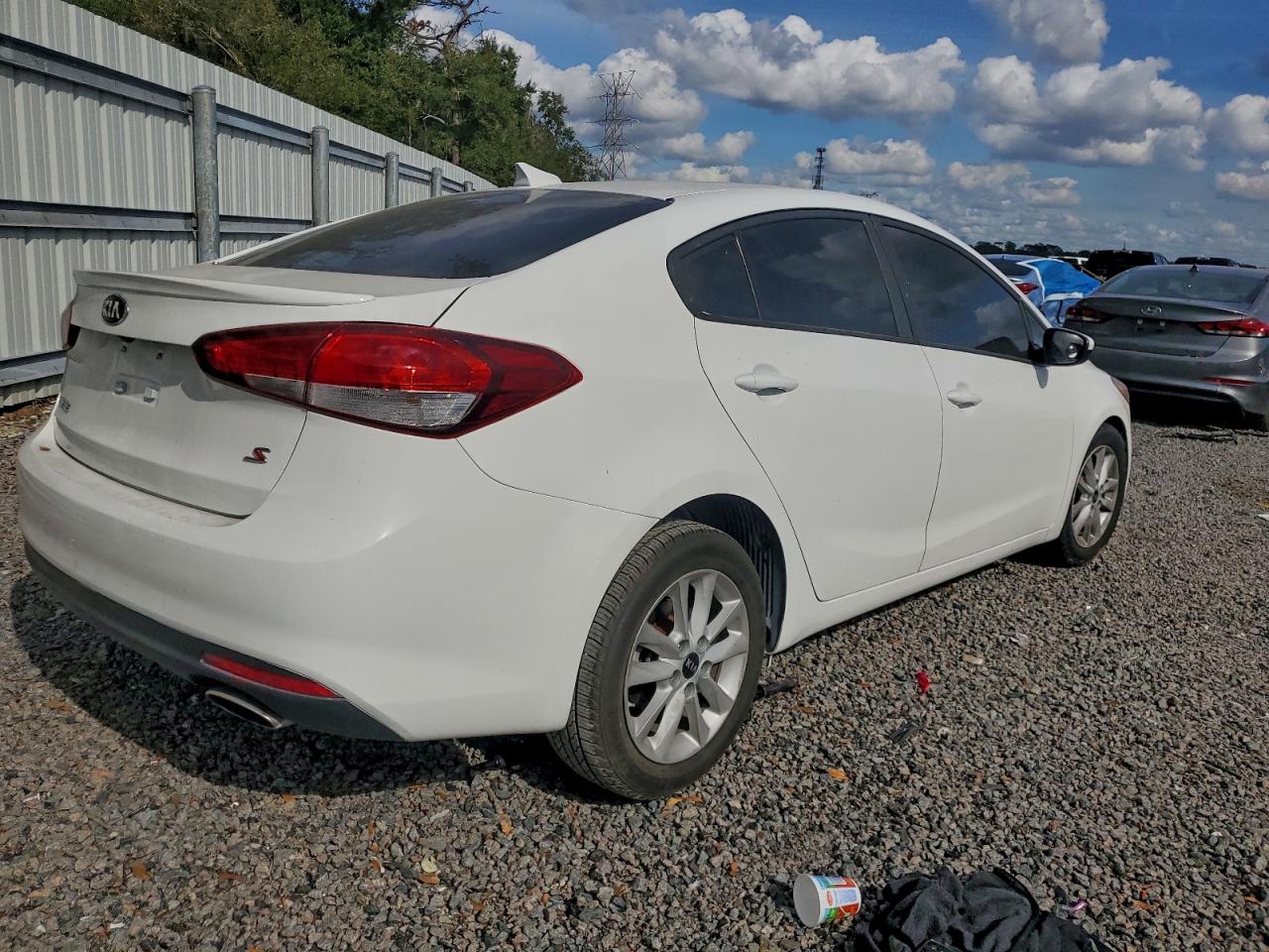 2017 KIA FORTE S photo 7