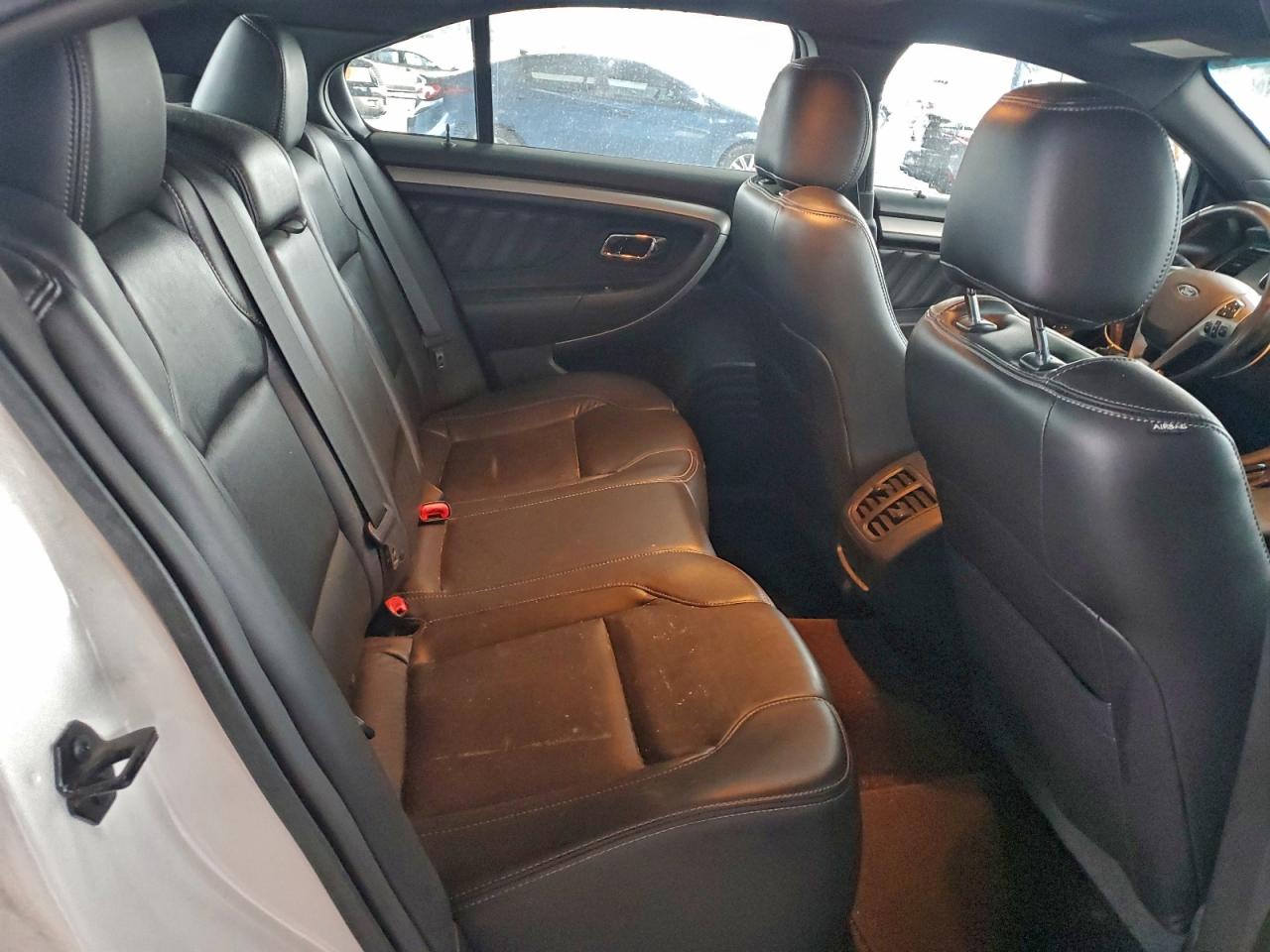 2015 FORD TAURUS SEL photo 19
