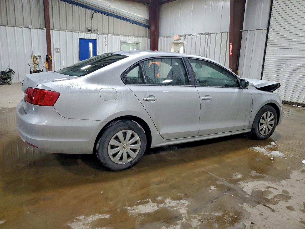 2014 VOLKSWAGEN JETTA BASE photo 3