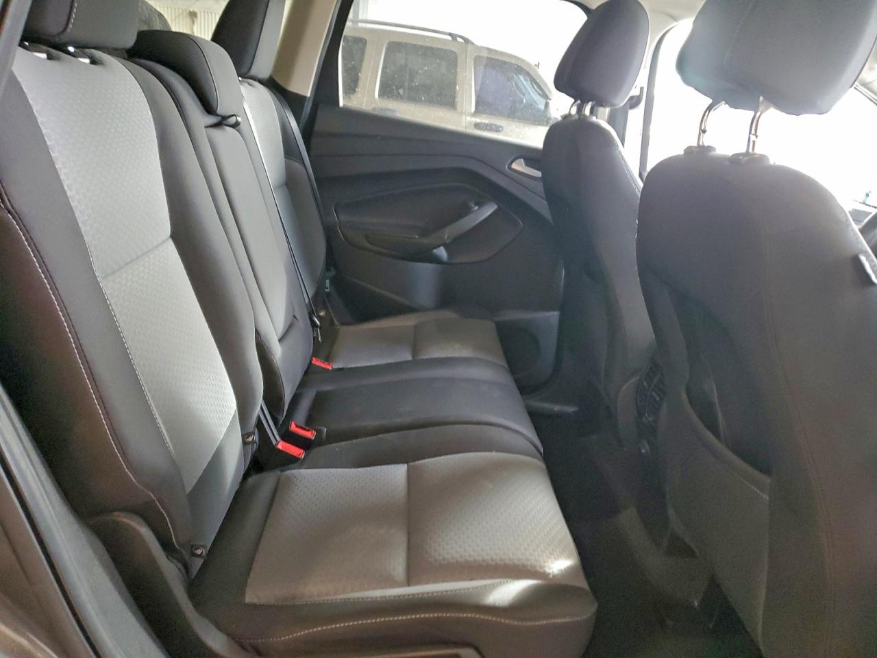 2017 FORD ESCAPE SE photo 11