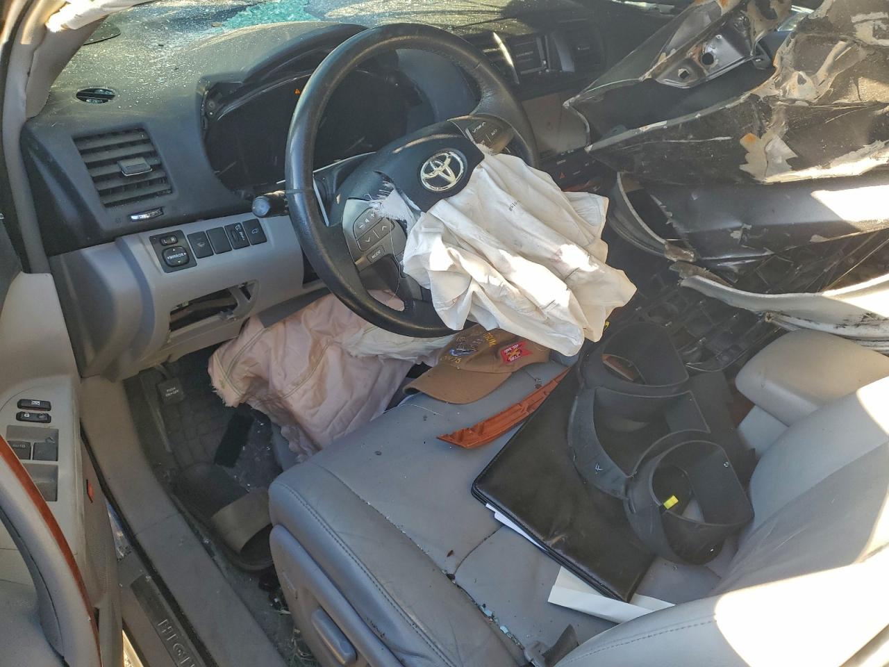 2010 TOYOTA HIGHLANDER LIMITED photo 8