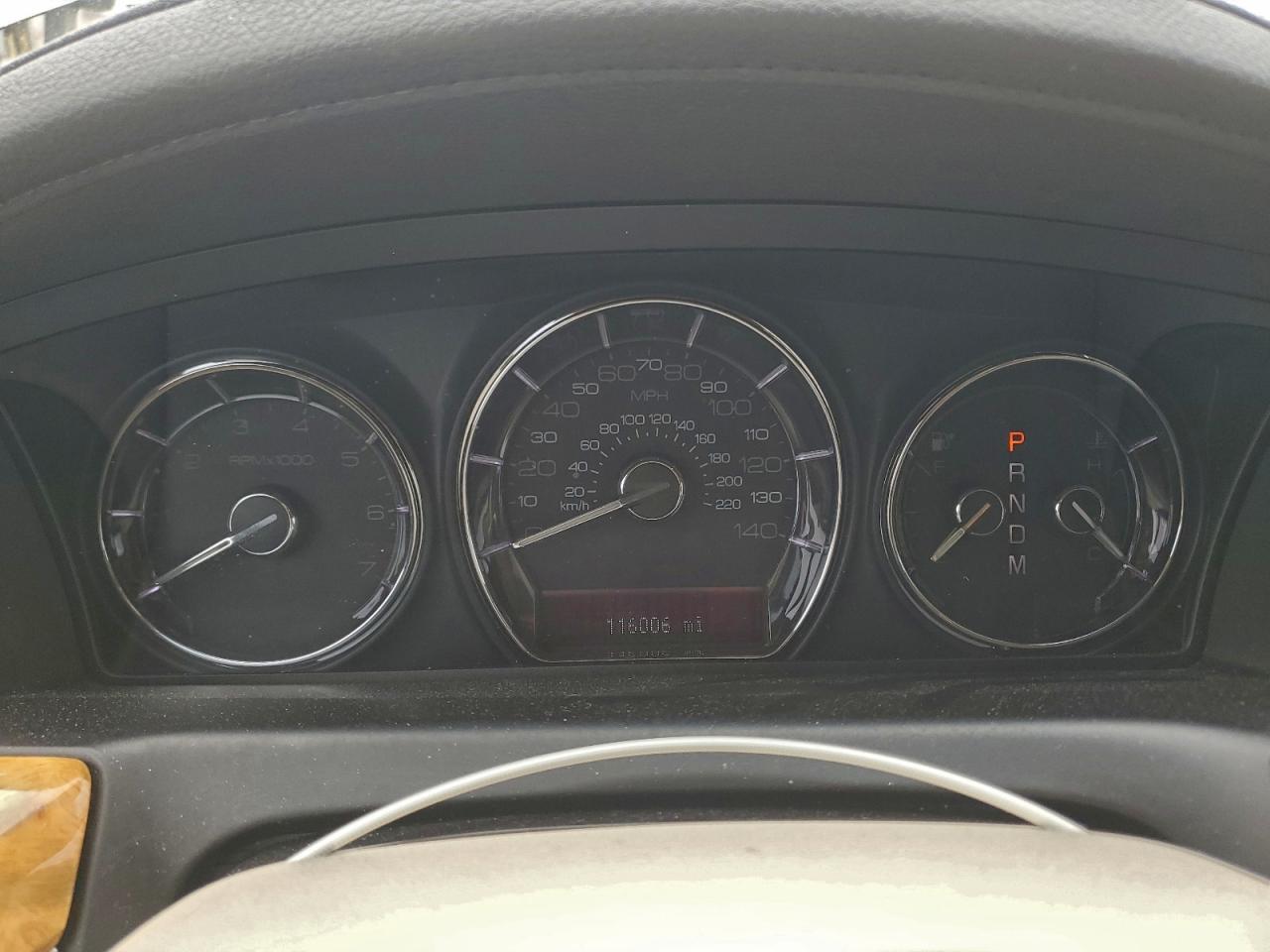 2011 LINCOLN MKS photo 17