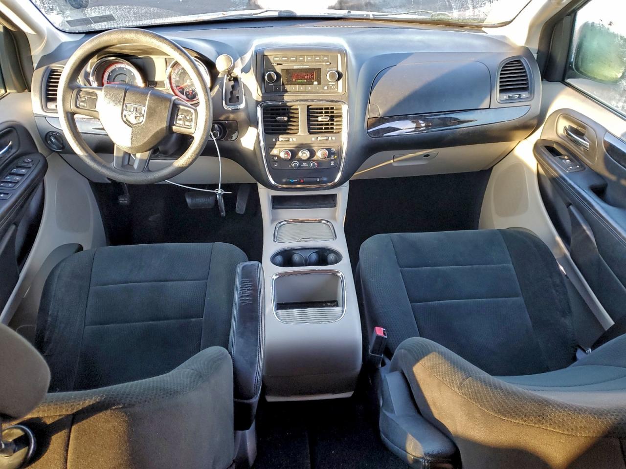 2012 DODGE GRAND CARAVAN SXT photo 8