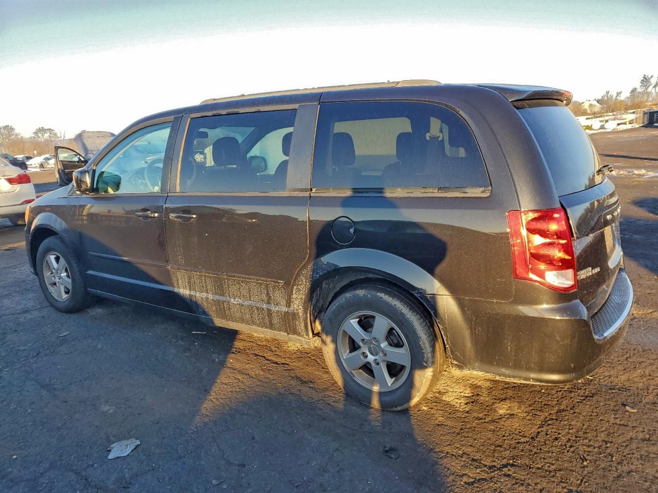2012 DODGE GRAND CARAVAN SXT photo 2