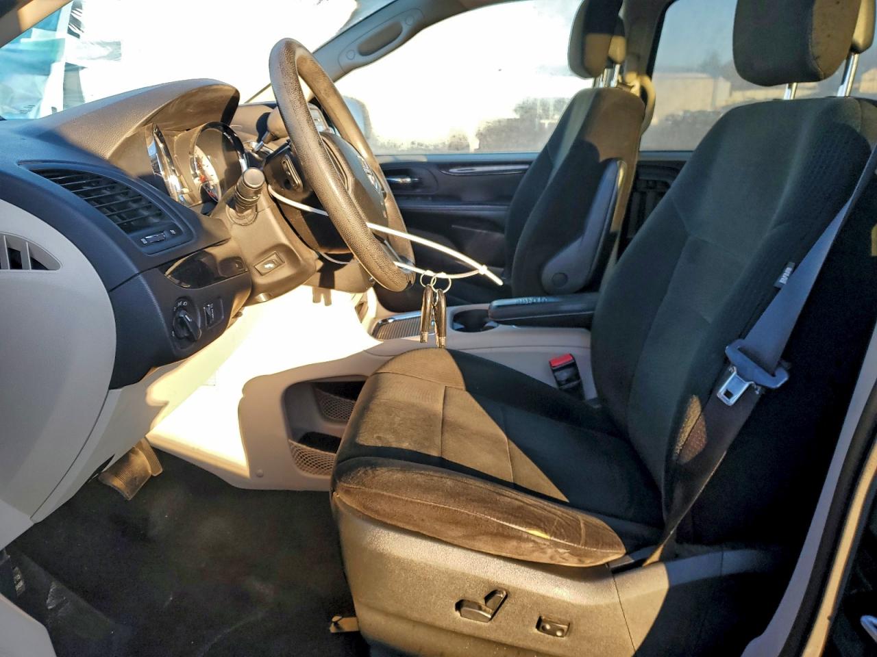 2012 DODGE GRAND CARAVAN SXT photo 7