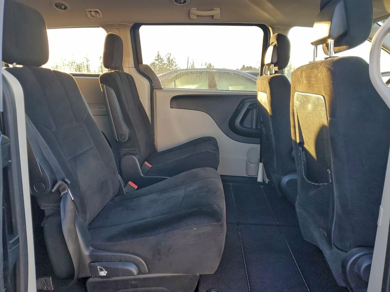 2012 DODGE GRAND CARAVAN SXT photo 11