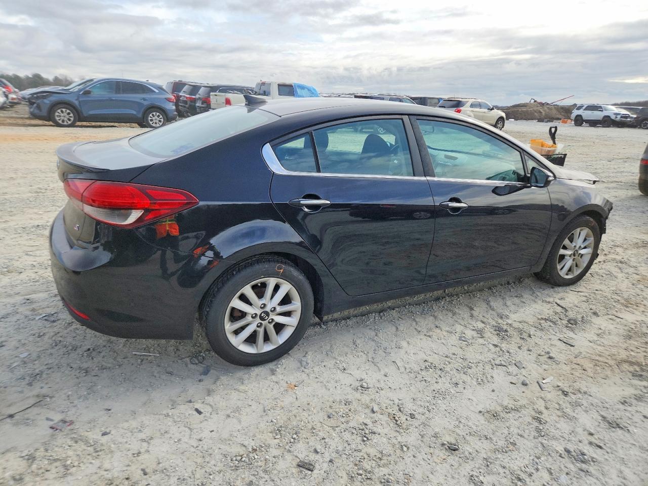 2017 KIA FORTE LX photo 3