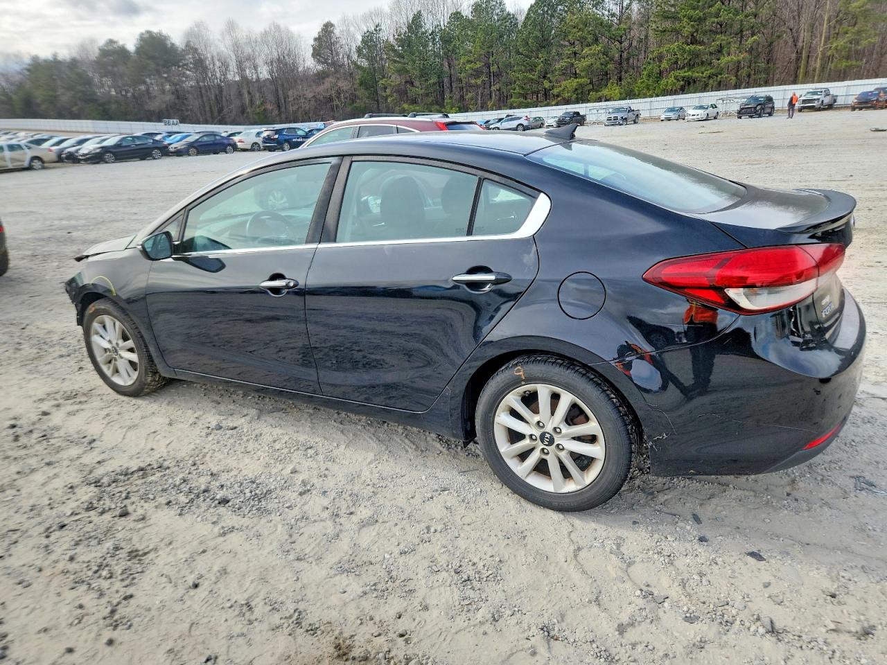 2017 KIA FORTE LX photo 2