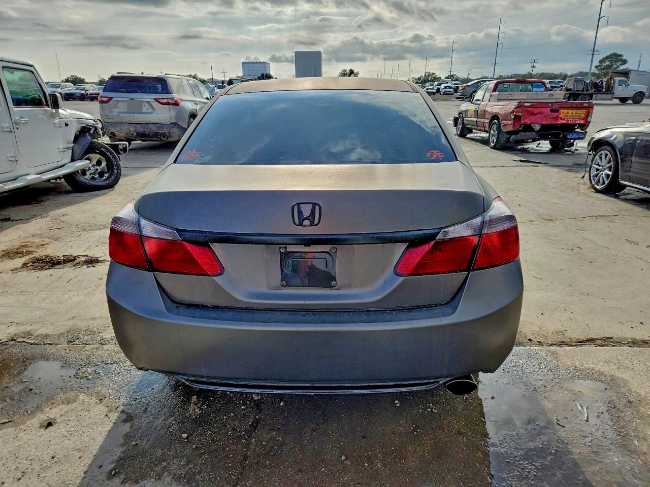 2015 HONDA ACCORD LX photo 6