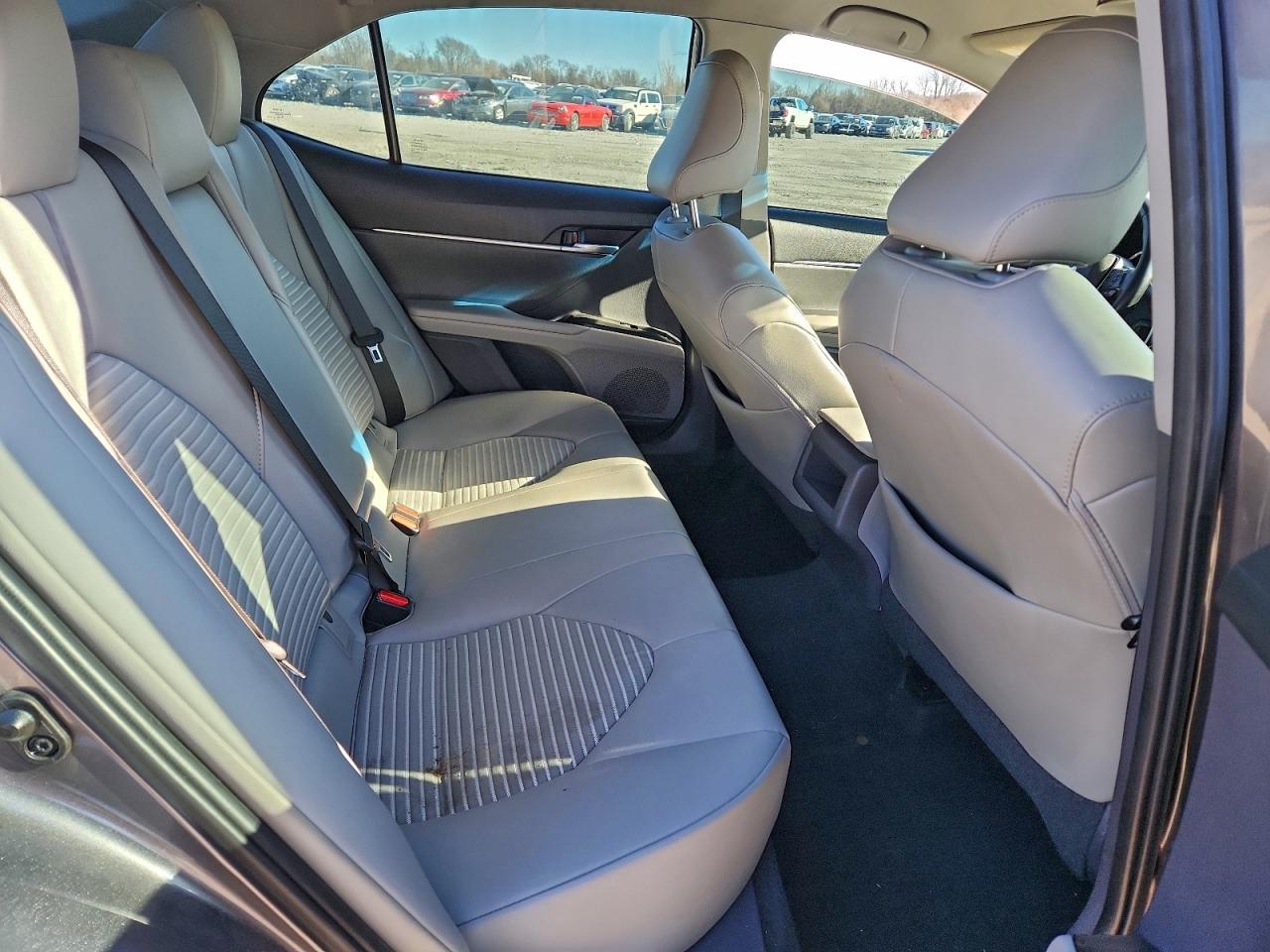 2020 TOYOTA CAMRY SE photo 28