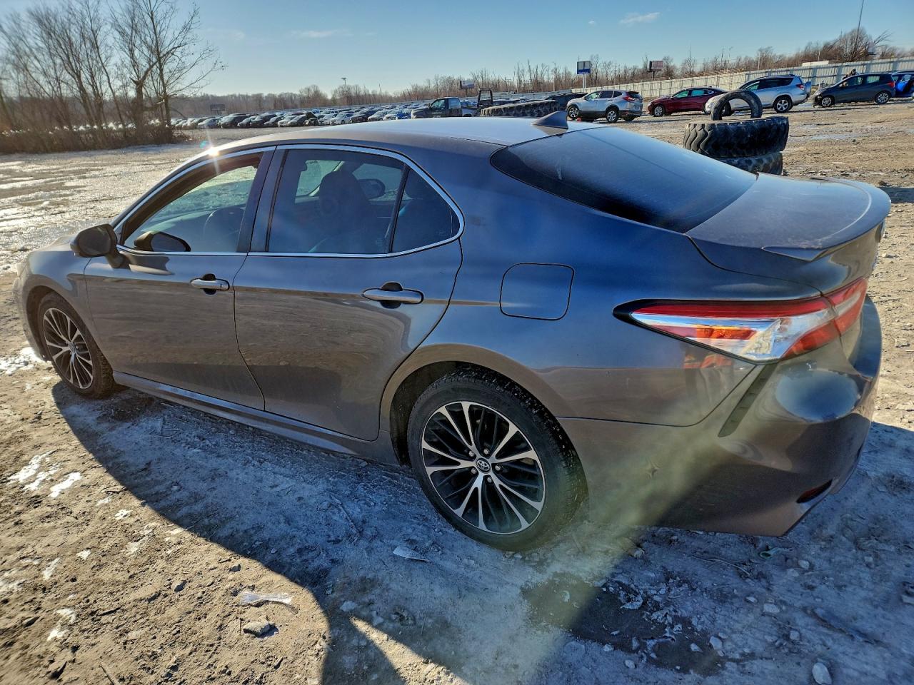 2020 TOYOTA CAMRY SE photo 4