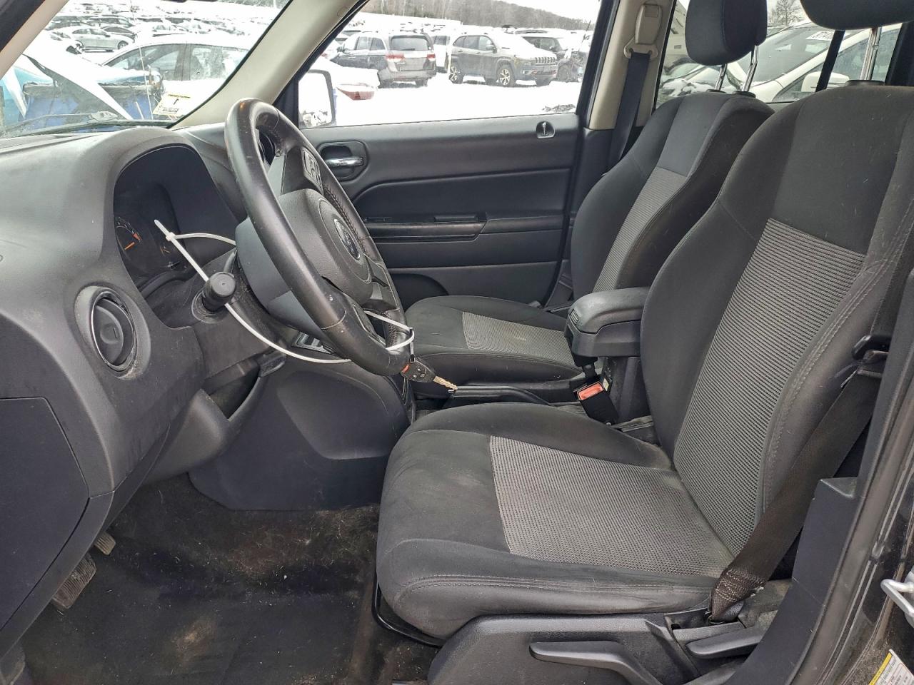 2015 JEEP PATRIOT LATITUDE photo 7