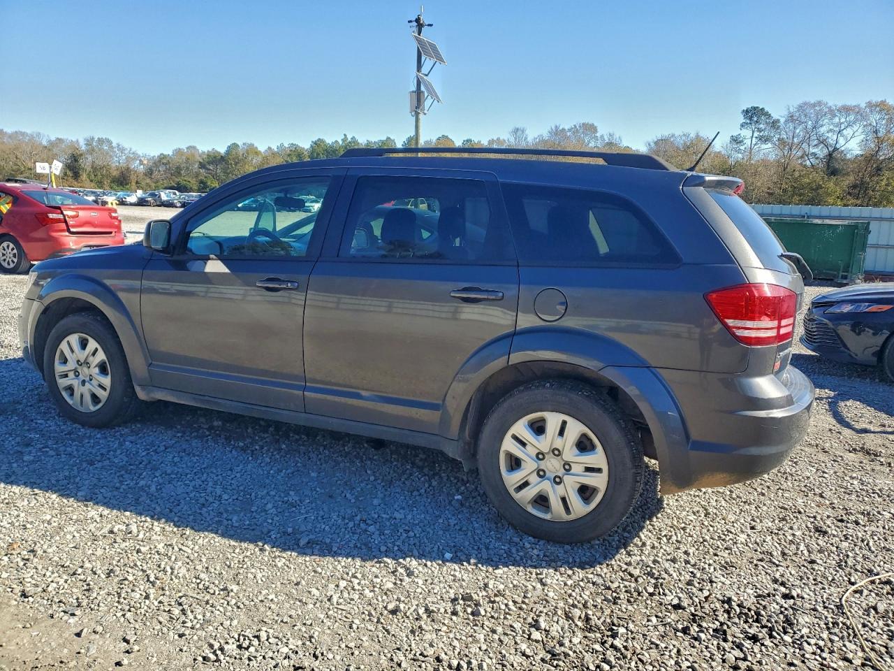 2018 DODGE JOURNEY SE photo 2
