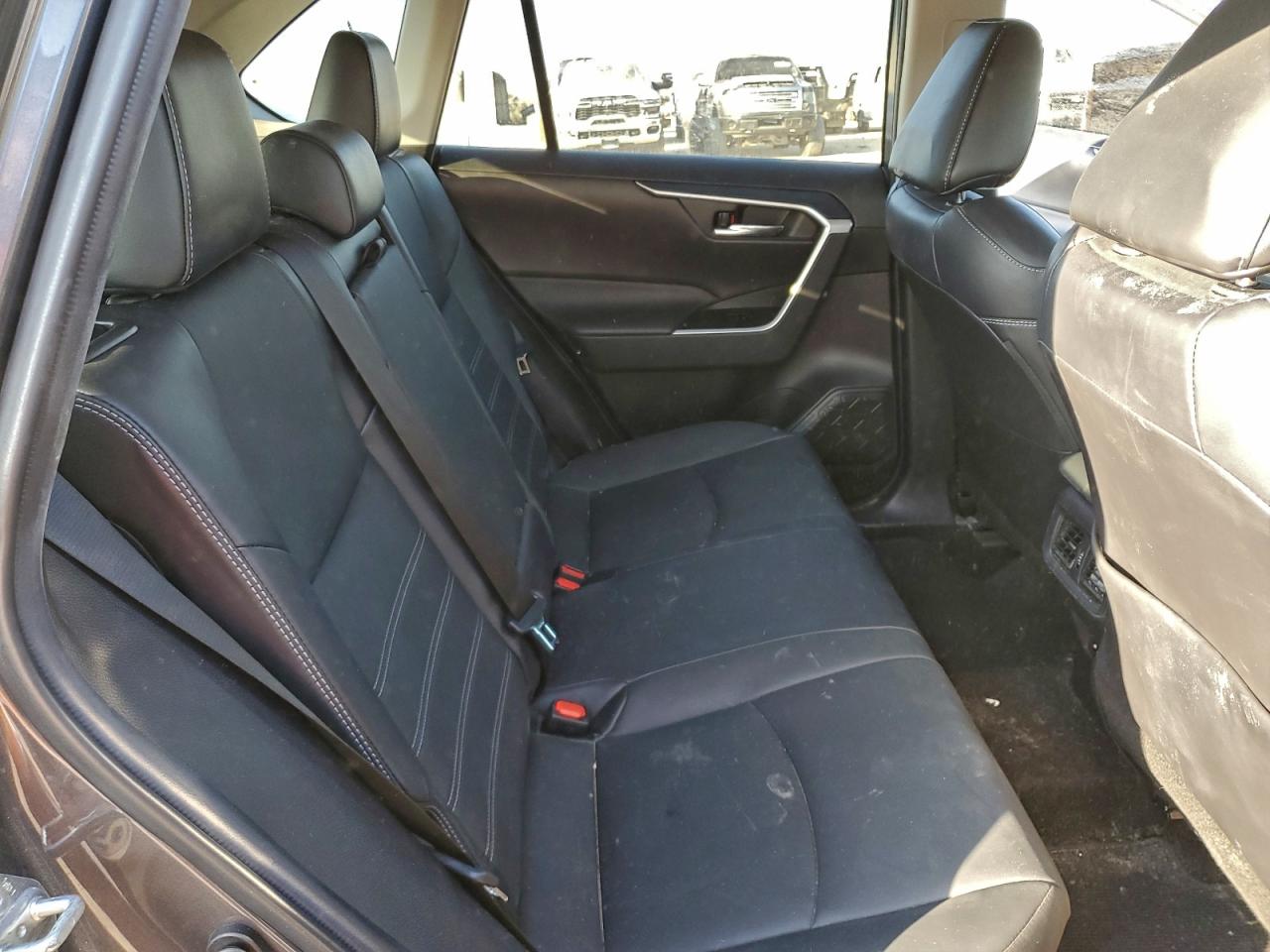 2021 TOYOTA RAV4 XLE PREMIUM photo 28