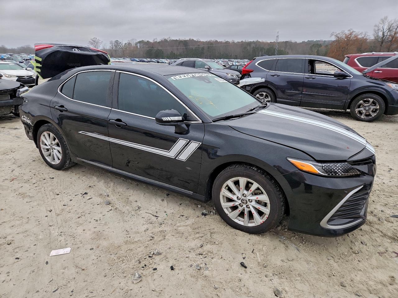 2022 TOYOTA CAMRY LE photo 4