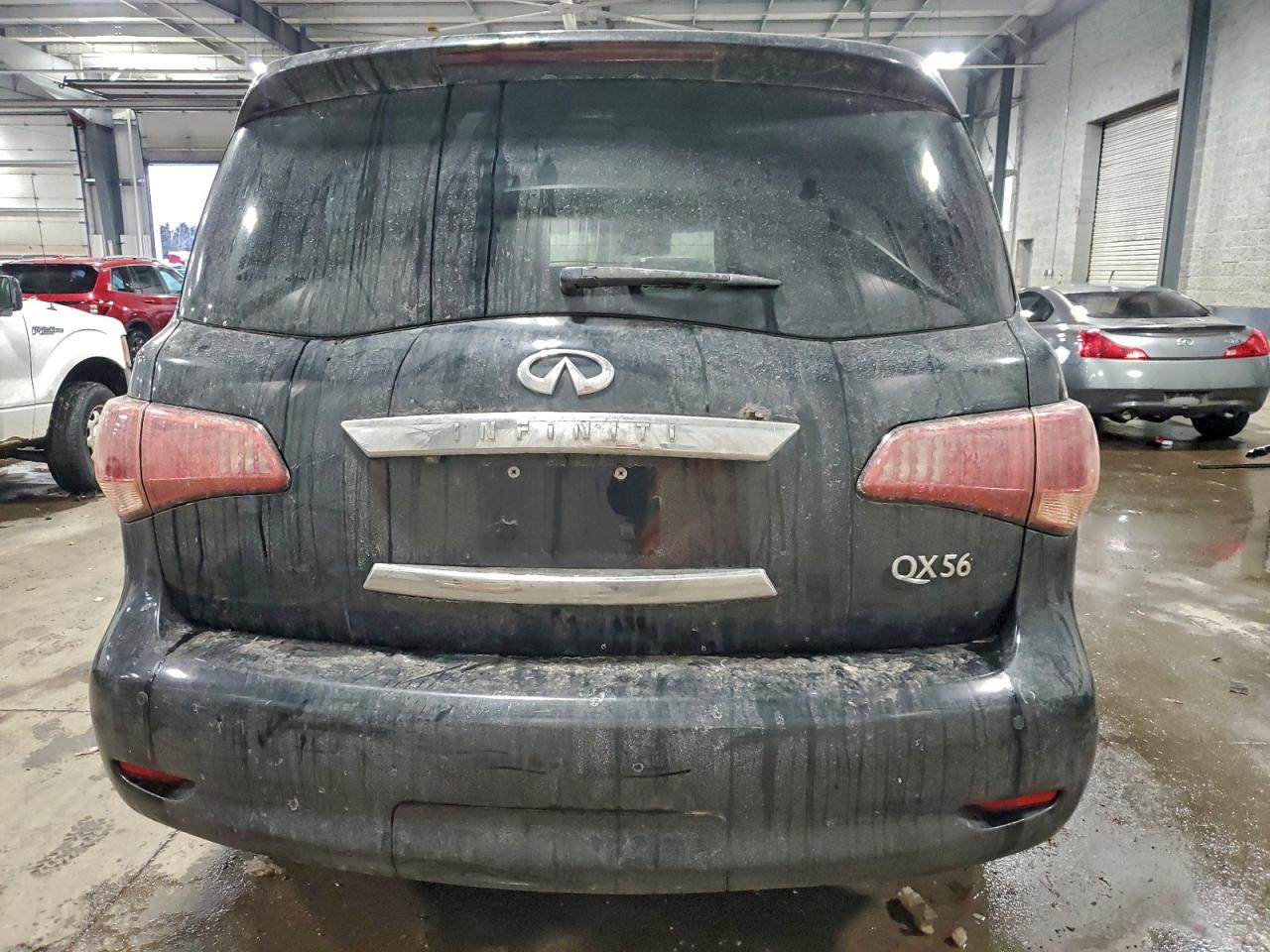2011 INFINITI QX56 photo 11