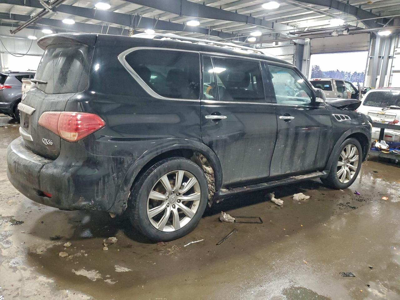 2011 INFINITI QX56 photo 5
