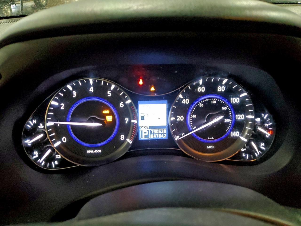 2011 INFINITI QX56 photo 17