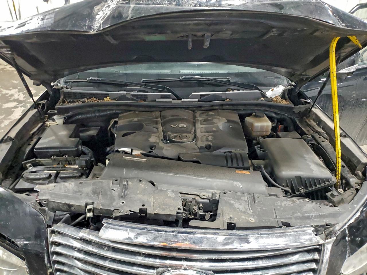 2011 INFINITI QX56 photo 23