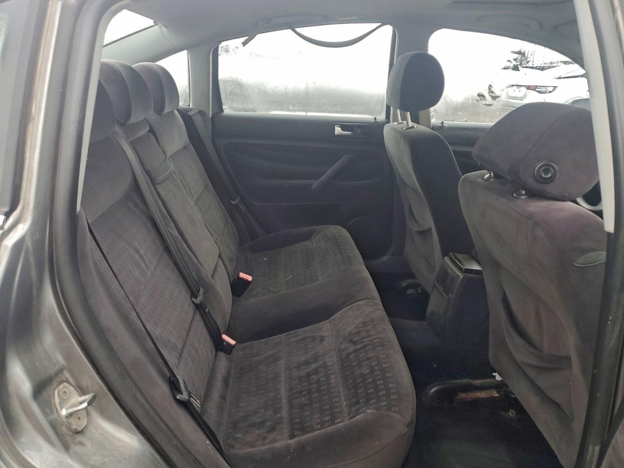 2002 VOLKSWAGEN PASSAT GLS photo 19