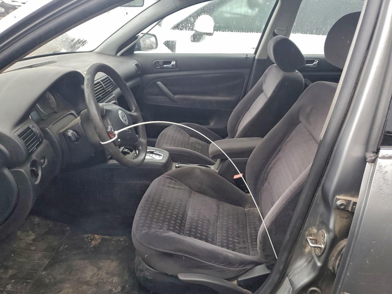 2002 VOLKSWAGEN PASSAT GLS photo 13