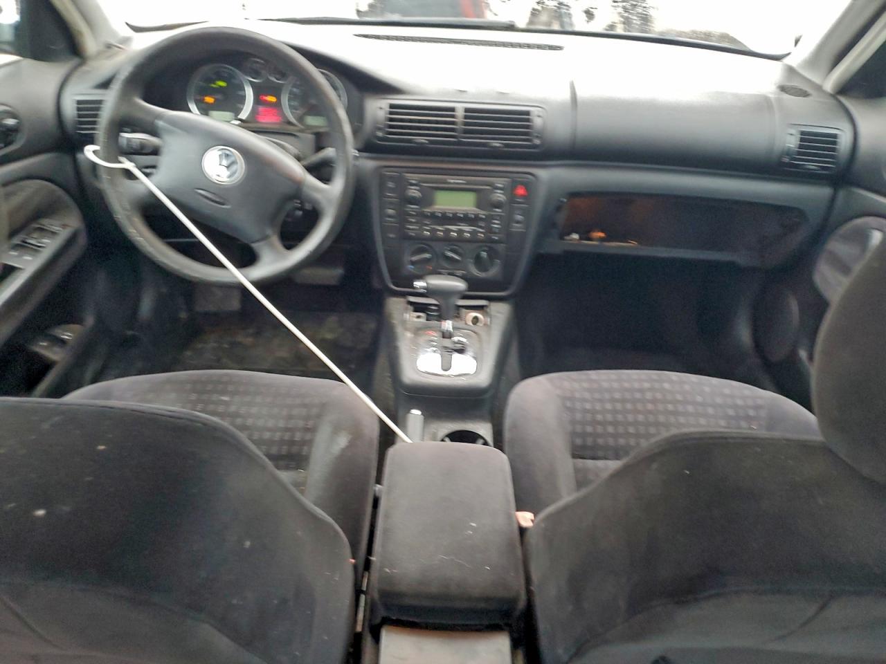 2002 VOLKSWAGEN PASSAT GLS photo 15