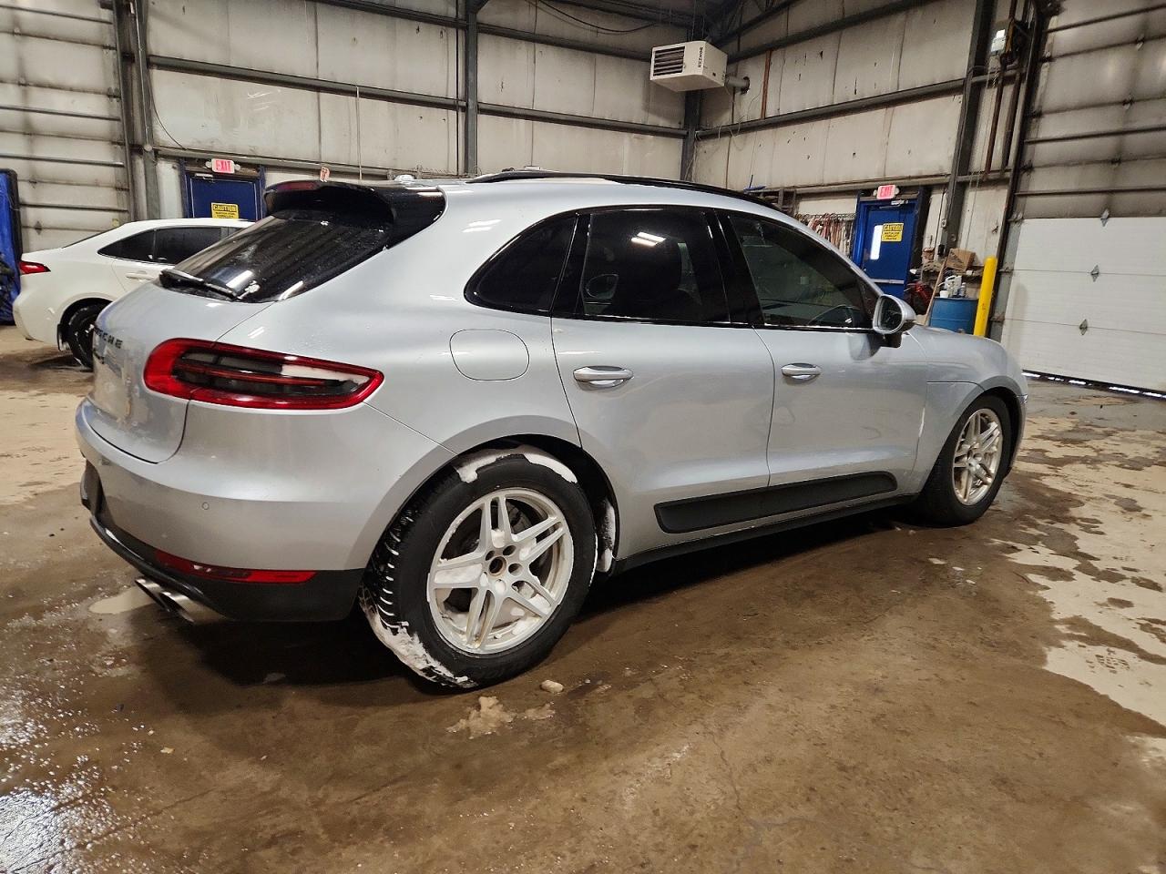 2015 PORSCHE MACAN S photo 3