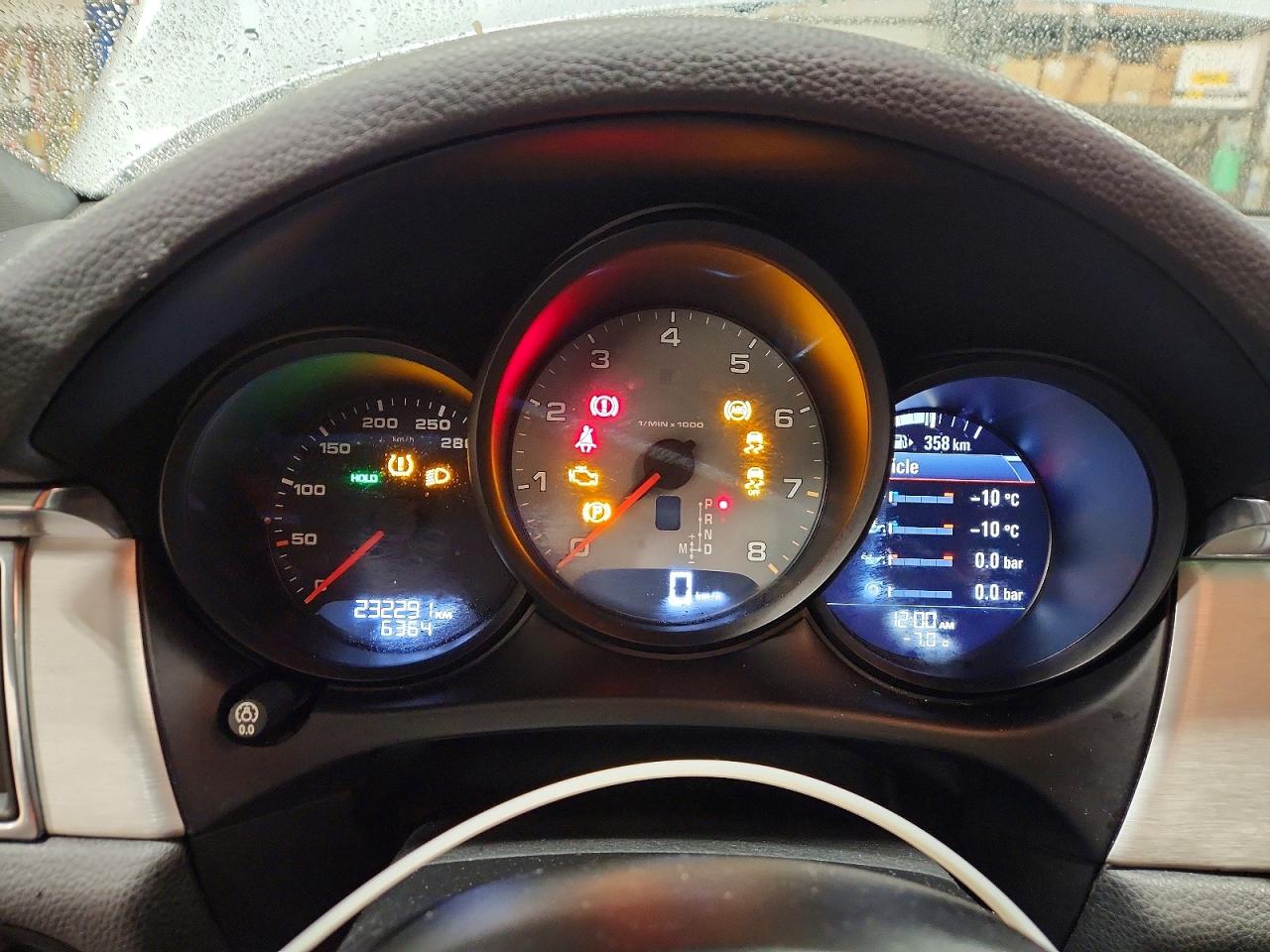2015 PORSCHE MACAN S photo 9