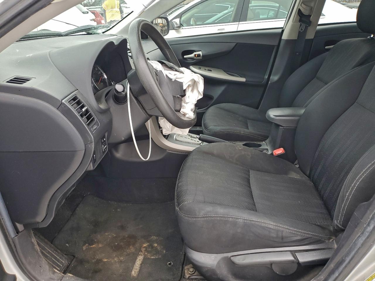 2013 TOYOTA COROLLA BASE photo 13