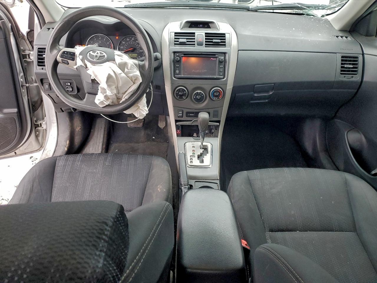2013 TOYOTA COROLLA BASE photo 15