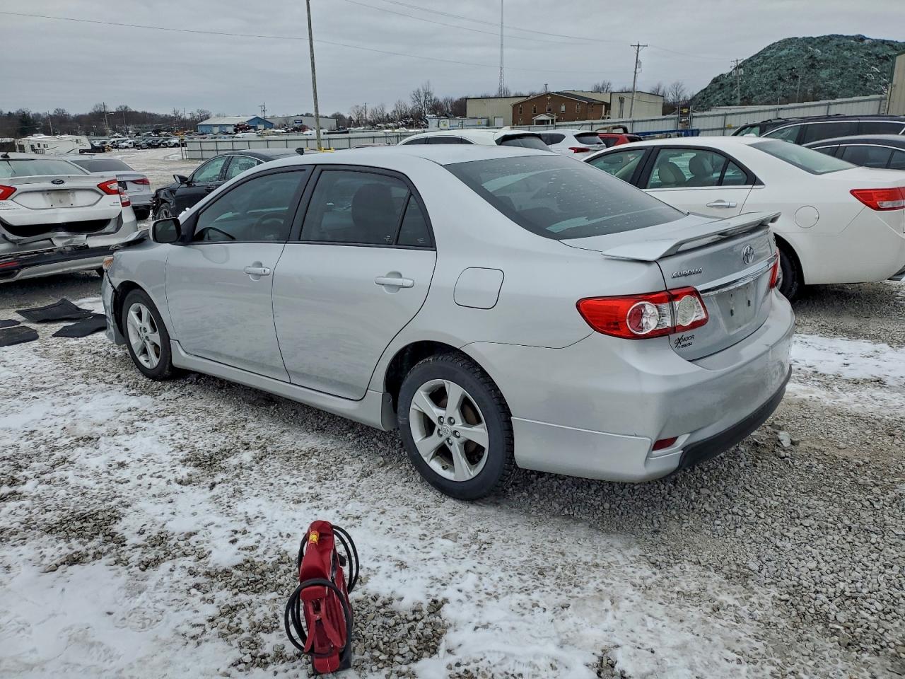 2013 TOYOTA COROLLA BASE photo 3