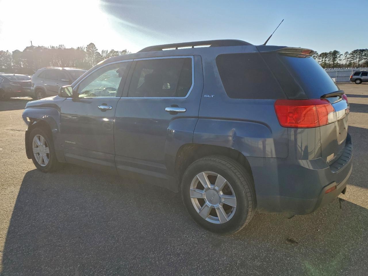 2012 GMC TERRAIN SLT photo 2