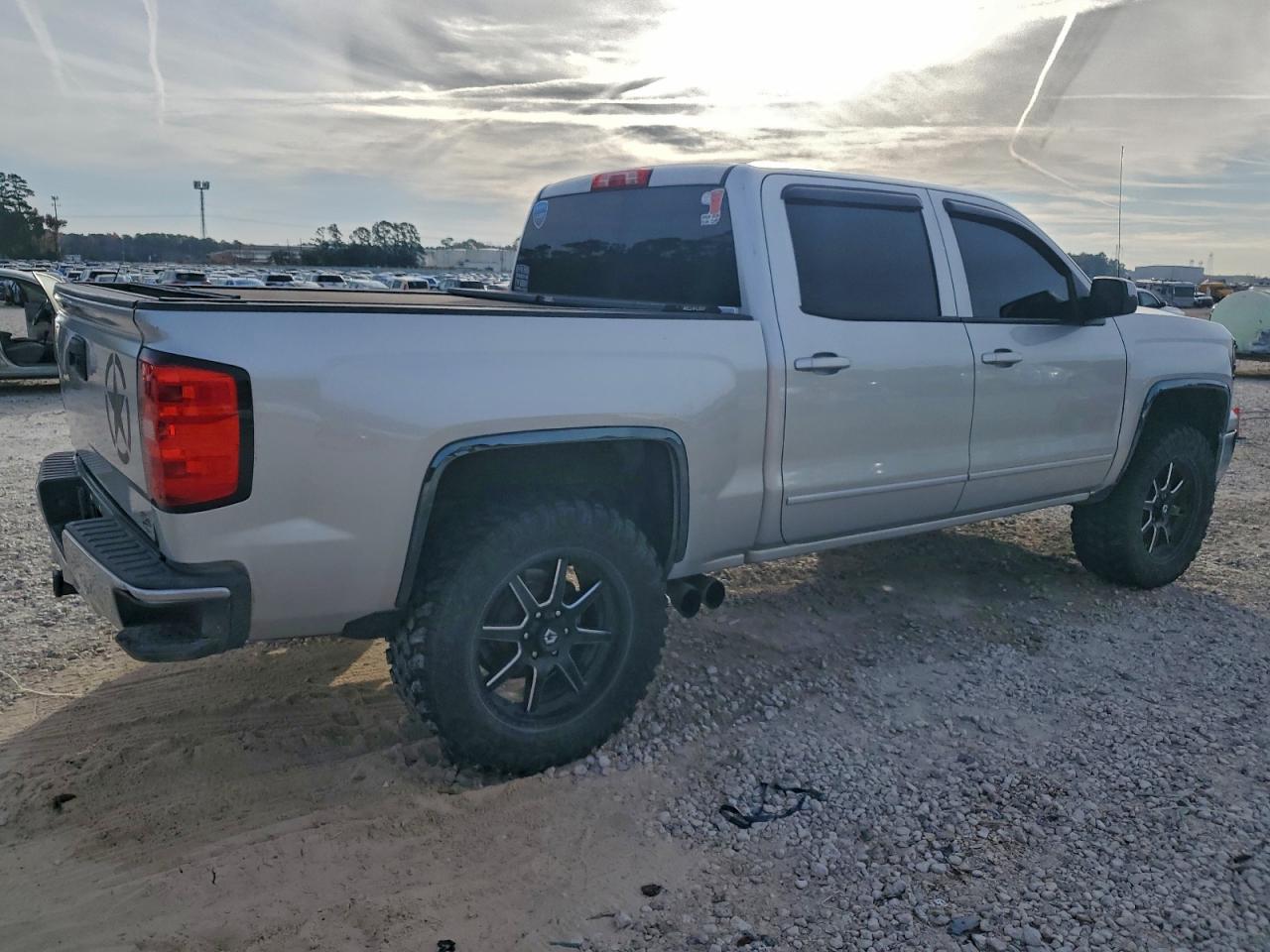 2015 CHEVROLET SILVERADO K1500 LT photo 3
