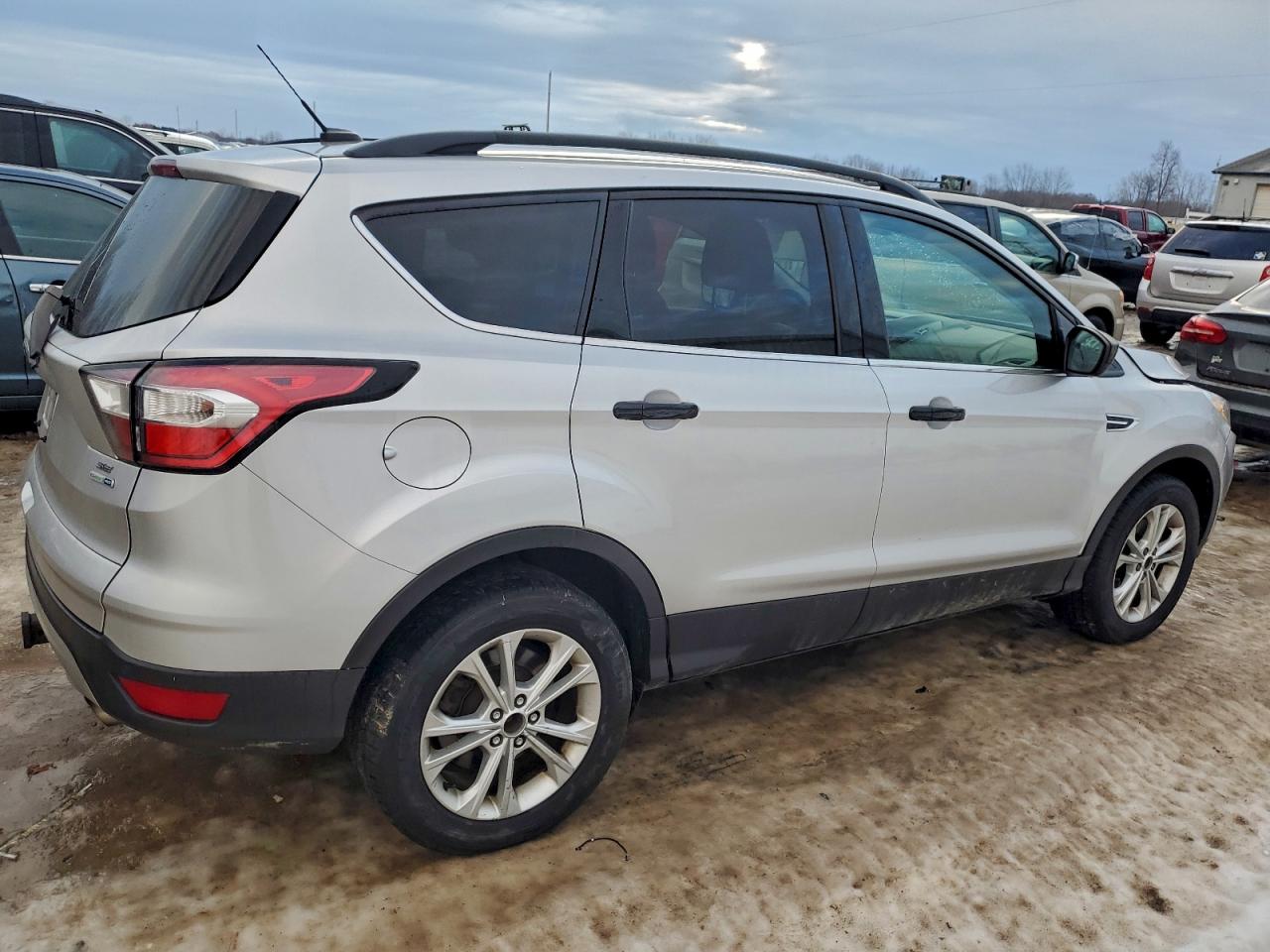 2017 FORD ESCAPE SE photo 3