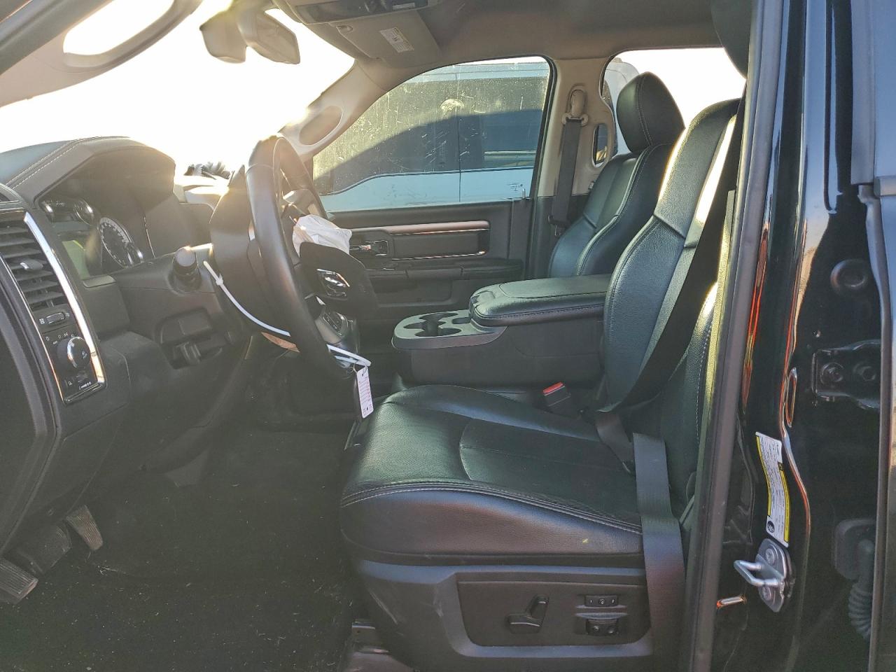 2018 RAM 3500 LARAMIE photo 19