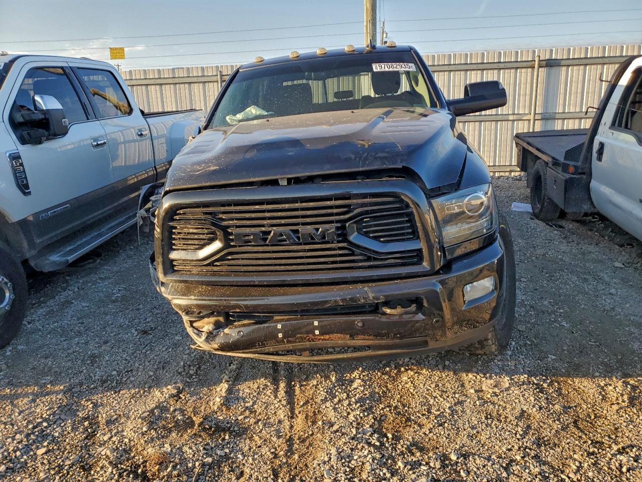 2018 RAM 3500 LARAMIE photo 13