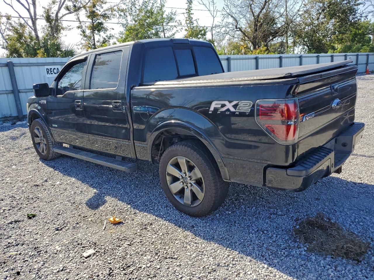 2014 FORD F150 SUPERCREW photo 2