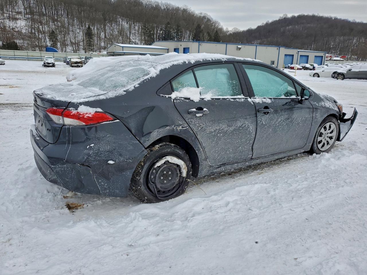 2025 TOYOTA COROLLA LE photo 5