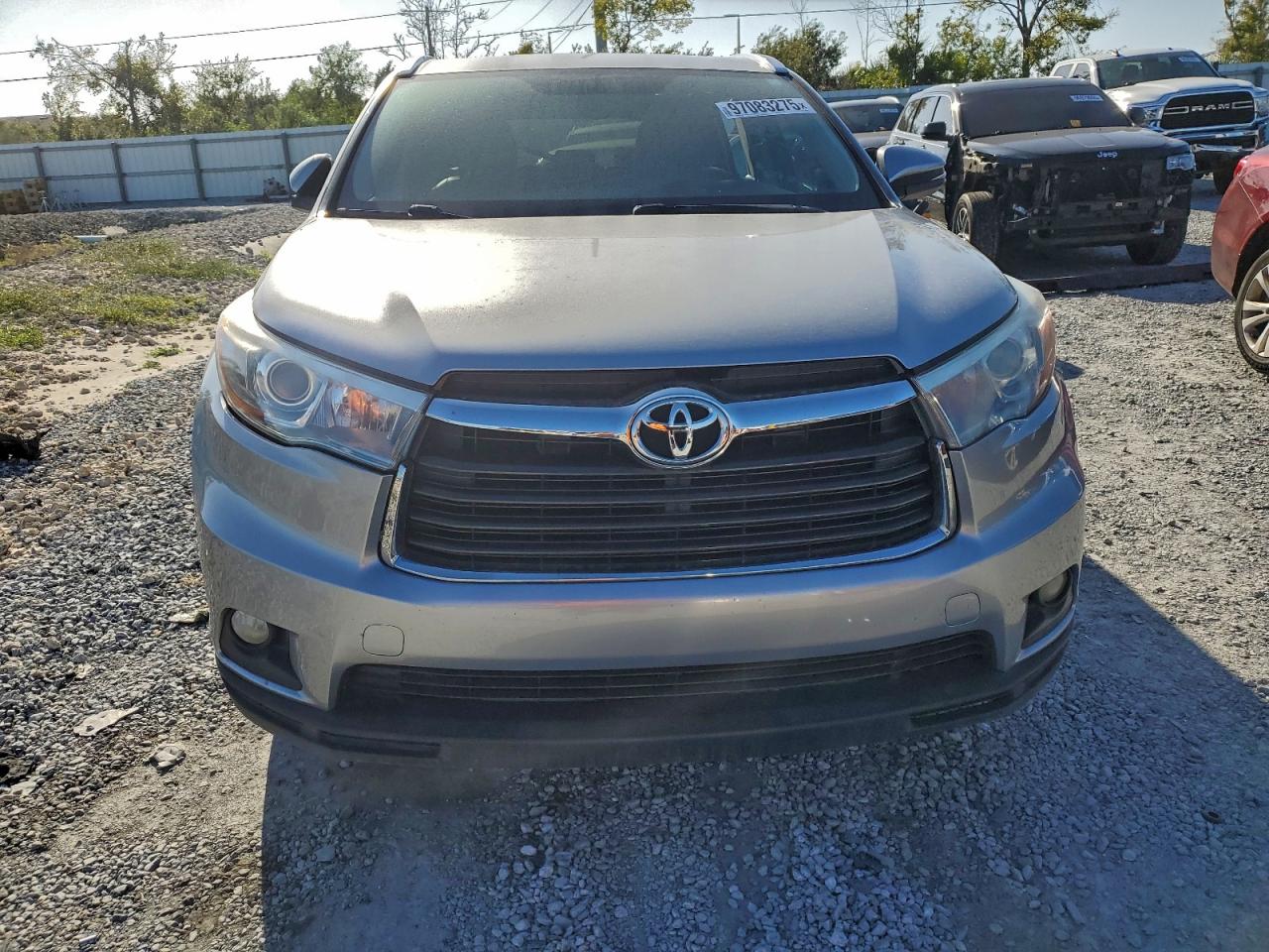 2016 TOYOTA HIGHLANDER XLE photo 5