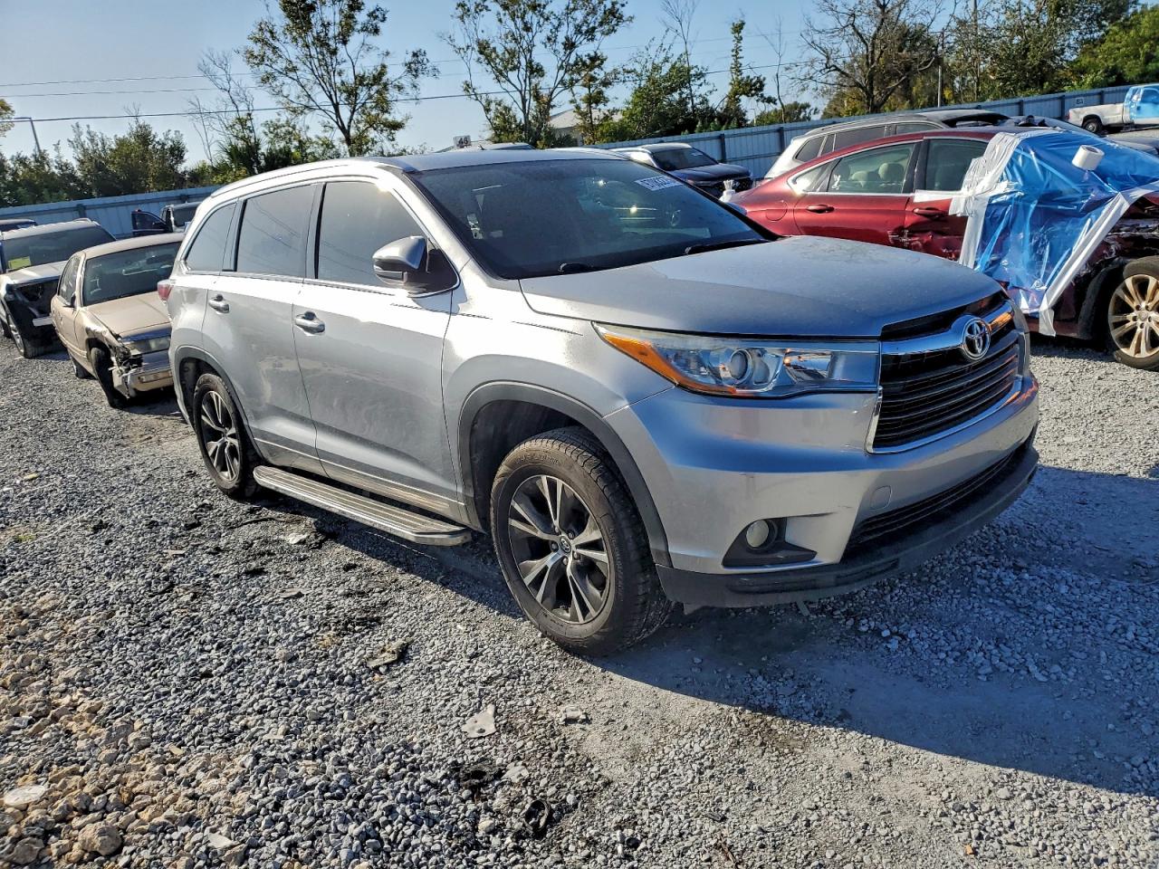 2016 TOYOTA HIGHLANDER XLE photo 4