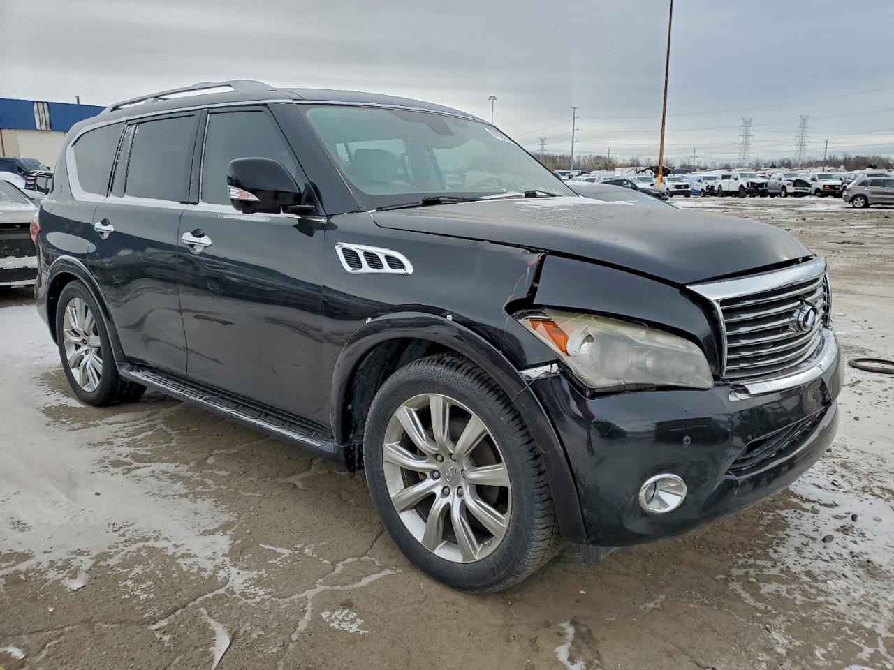 2011 INFINITI QX56 photo 10