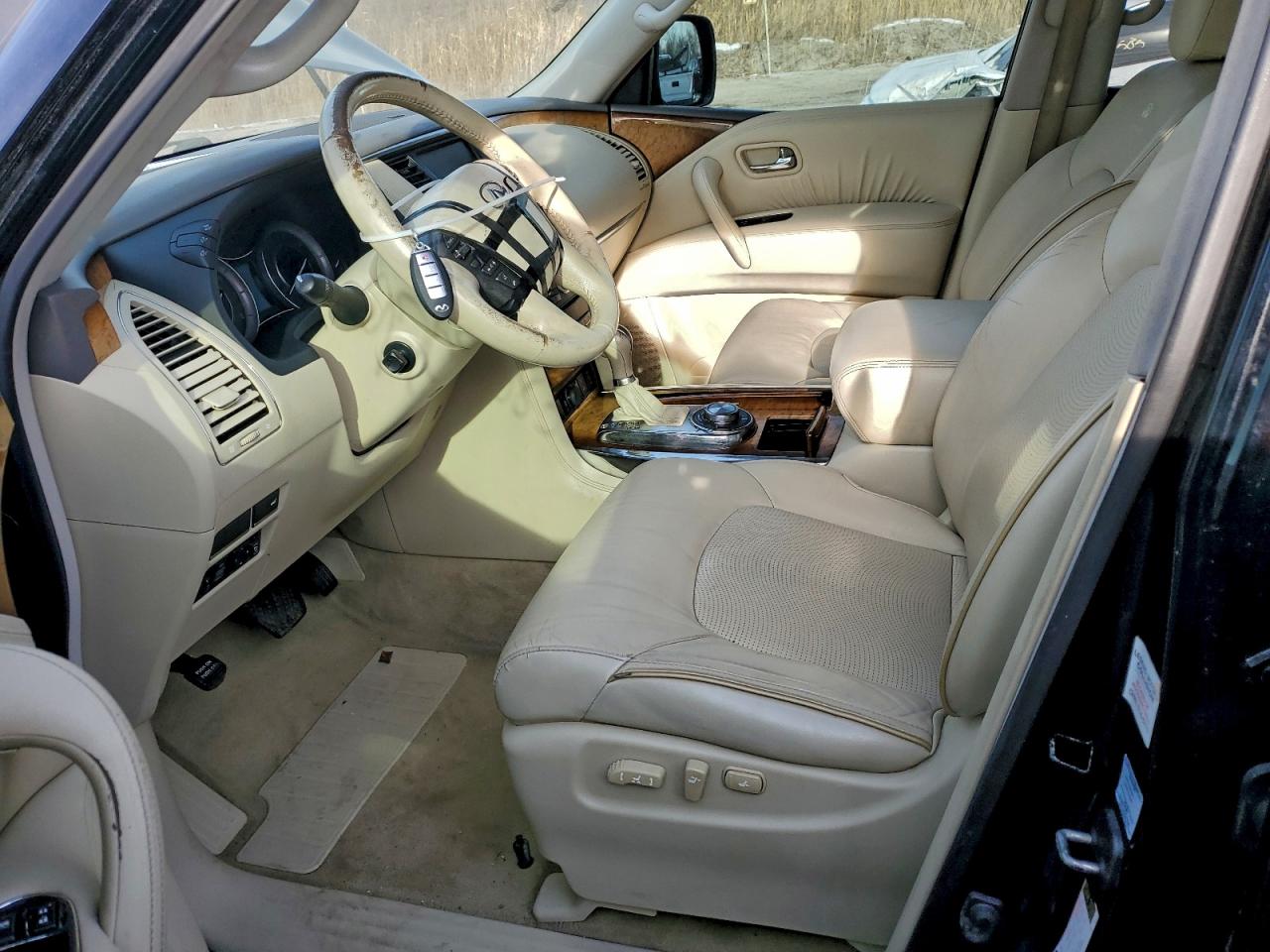 2011 INFINITI QX56 photo 19