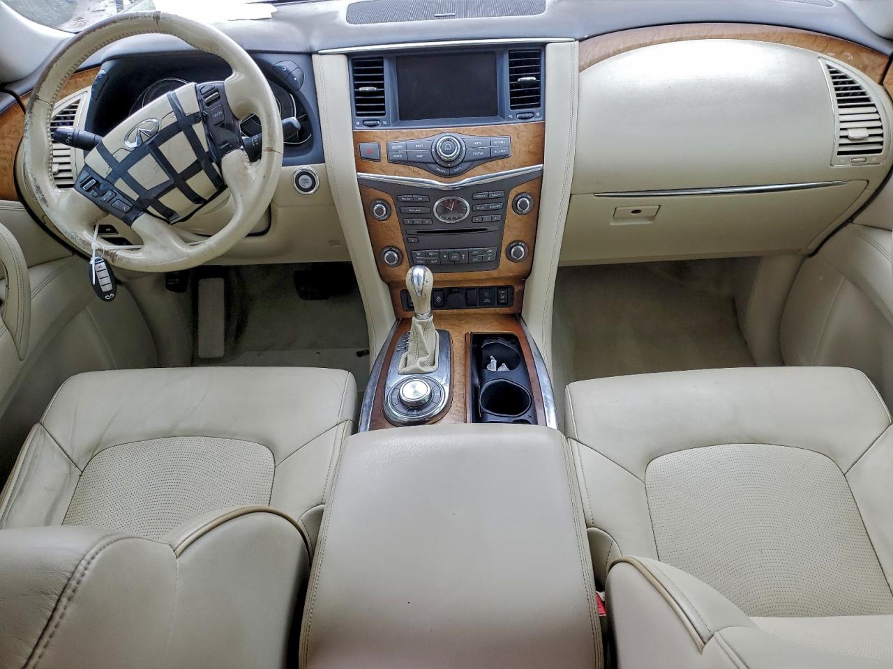2011 INFINITI QX56 photo 22