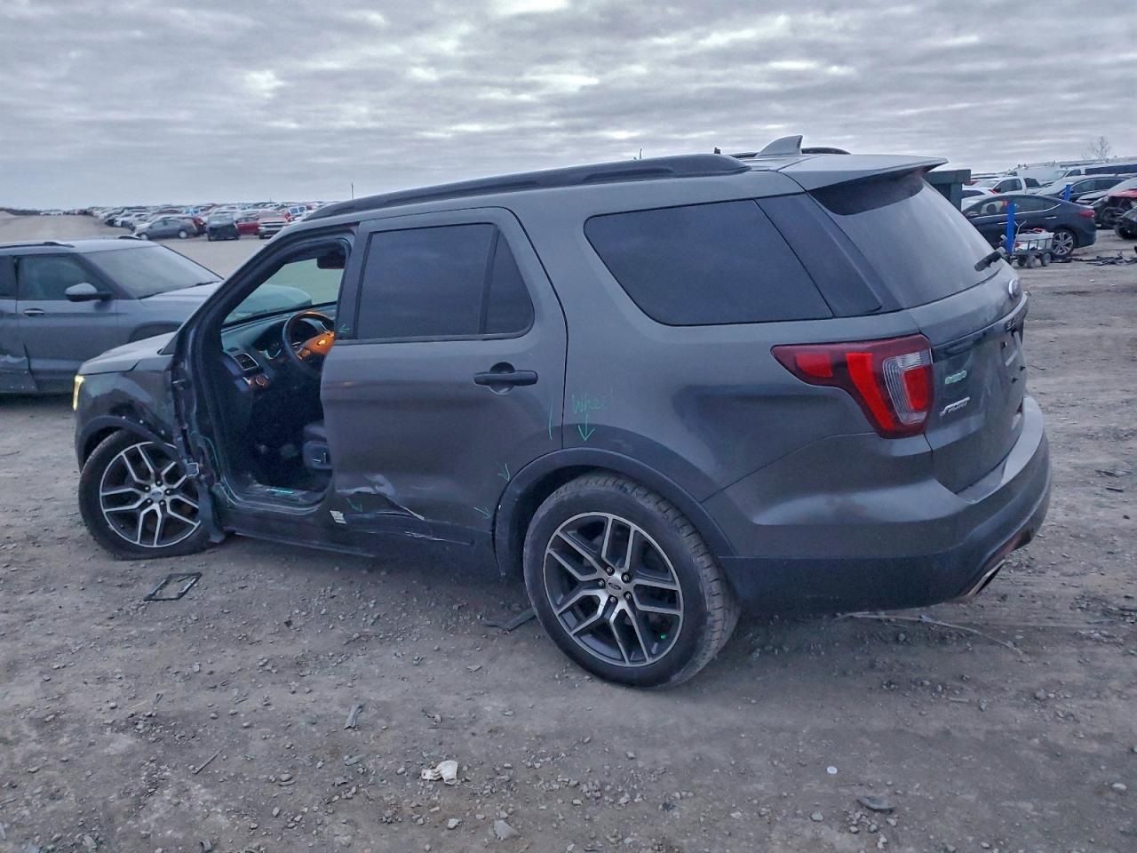 2016 FORD EXPLORER SPORT photo 2