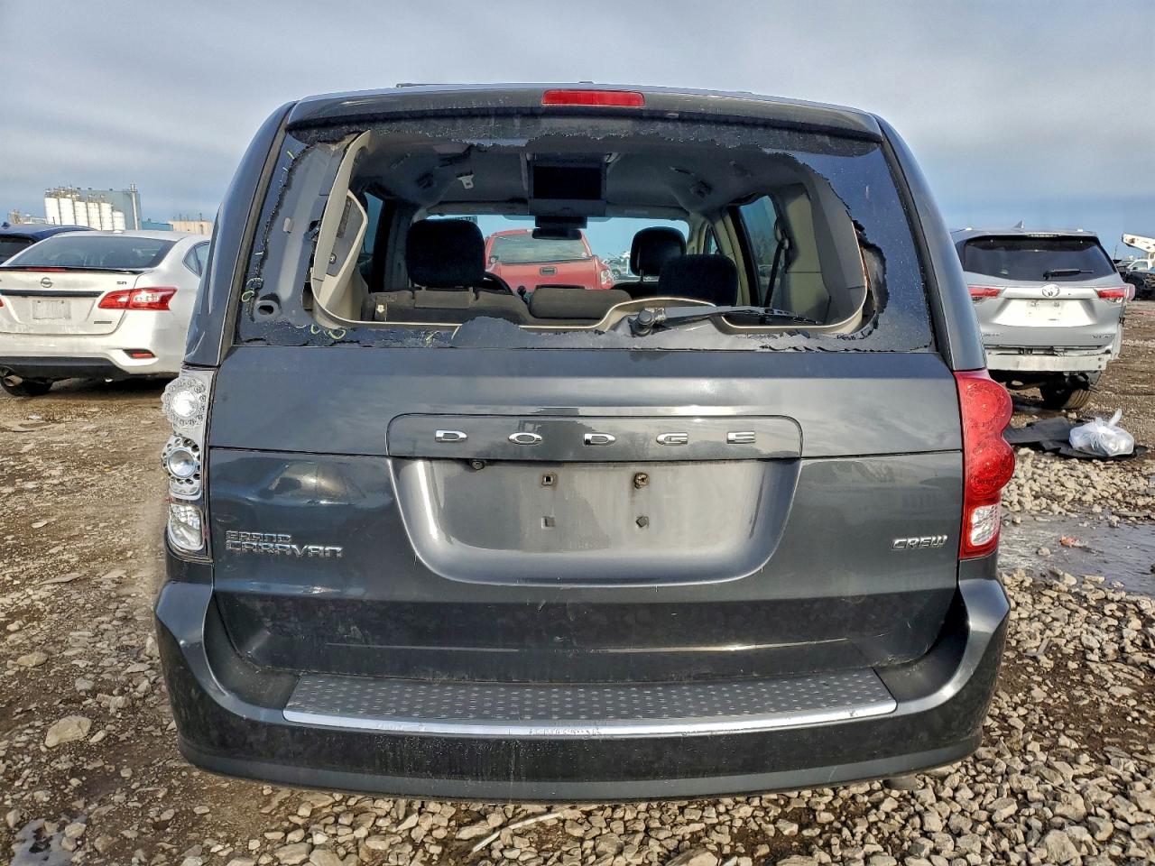 2011 DODGE GRAND CARAVAN CREW photo 6