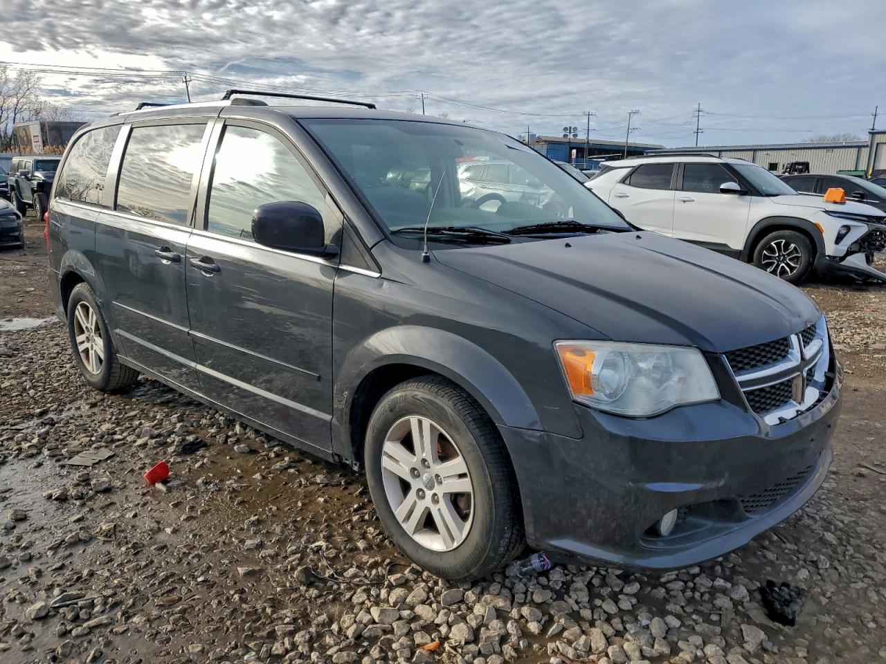 2011 DODGE GRAND CARAVAN CREW photo 4