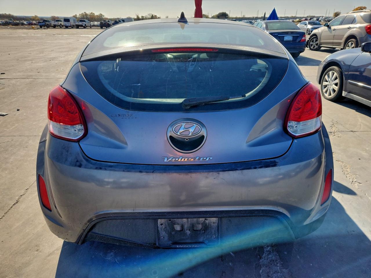 2016 HYUNDAI VELOSTER photo 11
